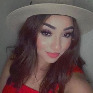 Meet your Posher, Itzel